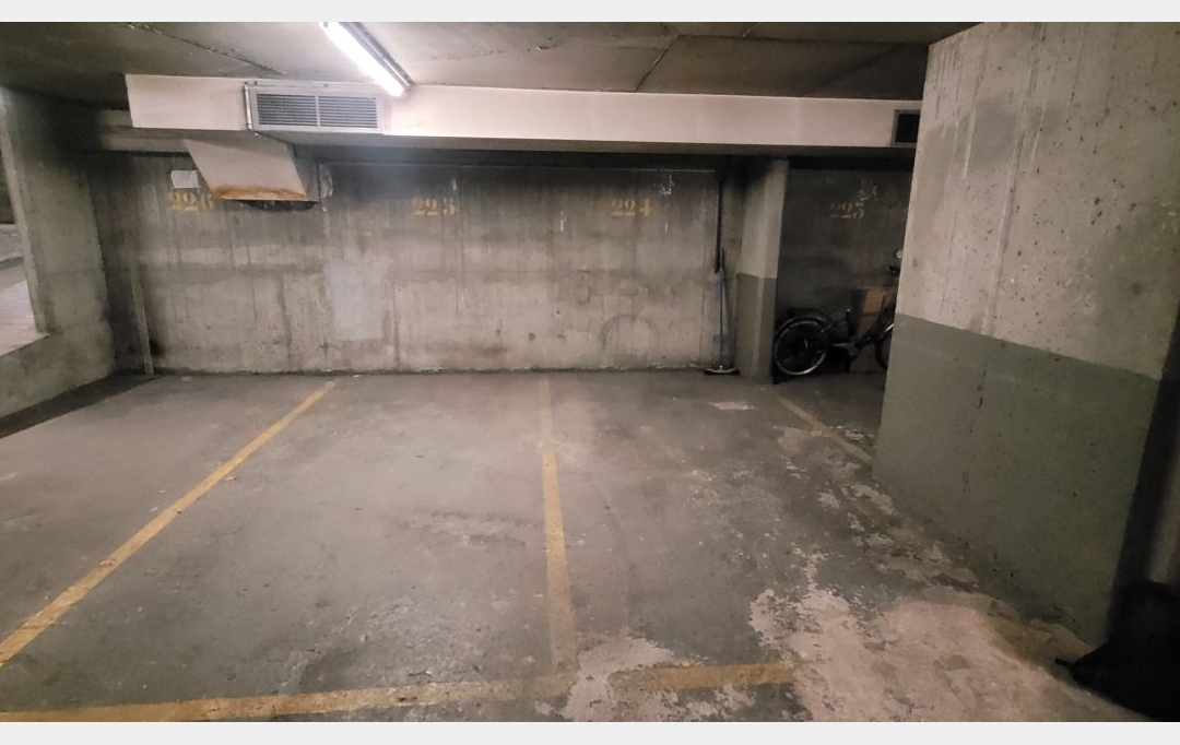 Annonces MASSY : Garage / Parking | PARIS (75016) | 17 m2 | 60 000 € 