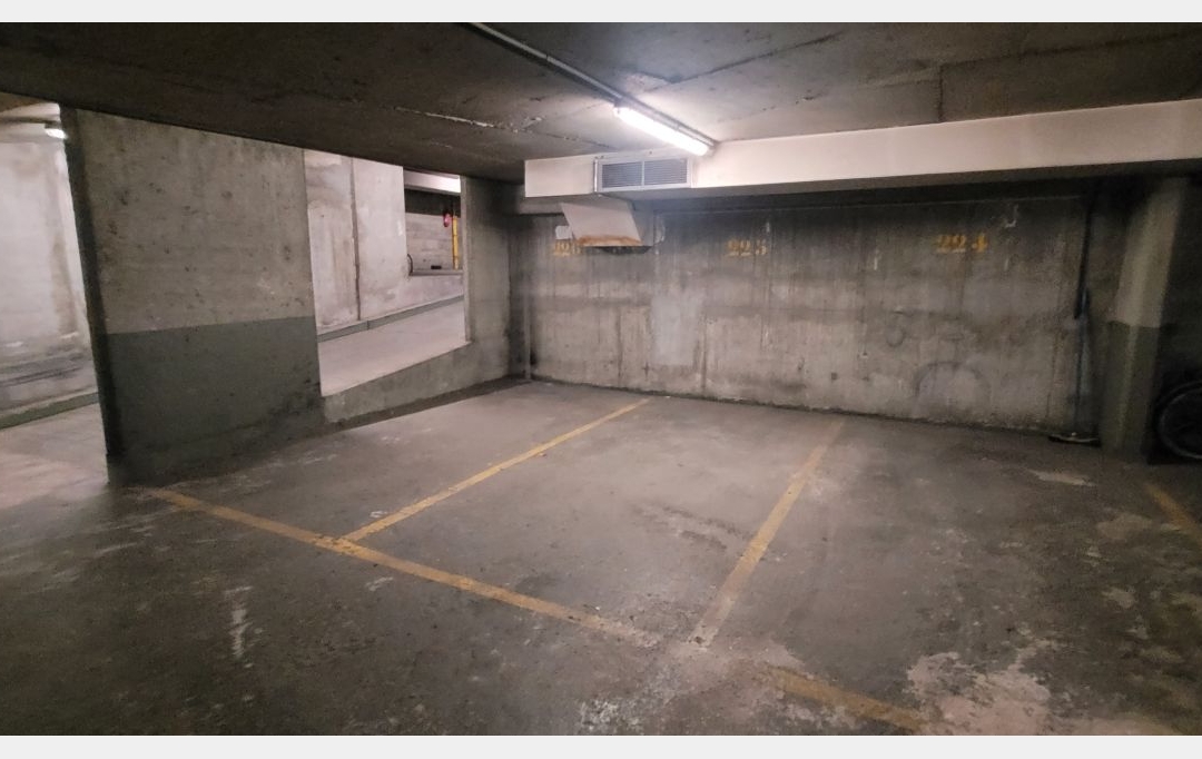 Annonces MASSY : Garage / Parking | PARIS (75016) | 17 m2 | 60 000 € 