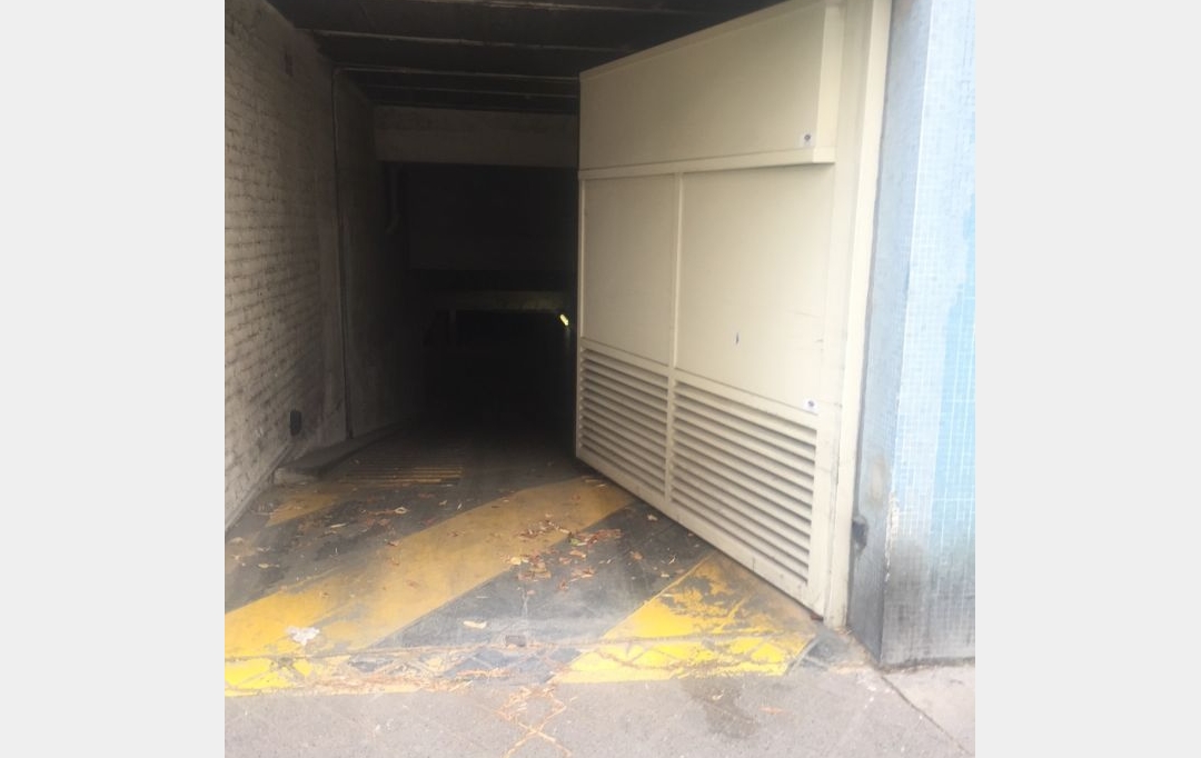 Annonces MASSY : Garage / Parking | PARIS (75015) | 0 m2 | 120 € 