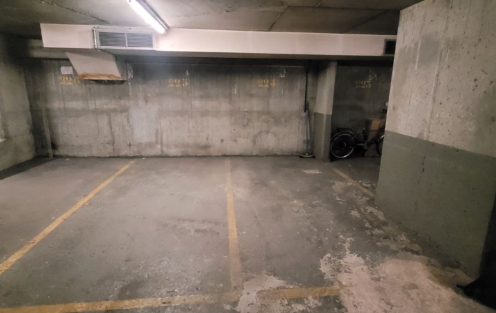  Annonces MASSY Garage / Parking | PARIS (75016) | 17 m2 | 60 000 € 